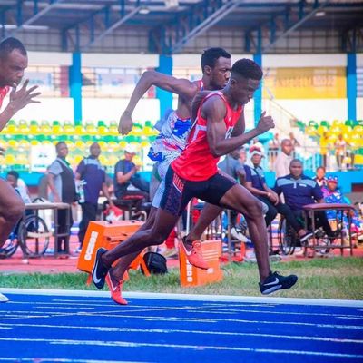 Đường chạy điền kinh lắp ghép sẵn, dày 9-15mm, tuổi thọ cao và màu sắc tùy chỉnh