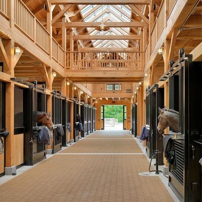 Giá tốt Sàn cao su SBR đen tái chế Thảm chống cháy Chống mài mòn trực tuyến