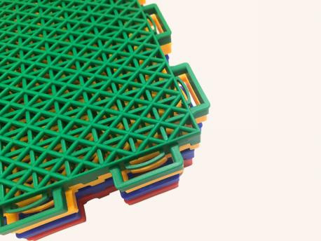 Giá tốt Bề mặt sàn gạch polypropylene copolymer PP cho các cơ sở thể thao trực tuyến