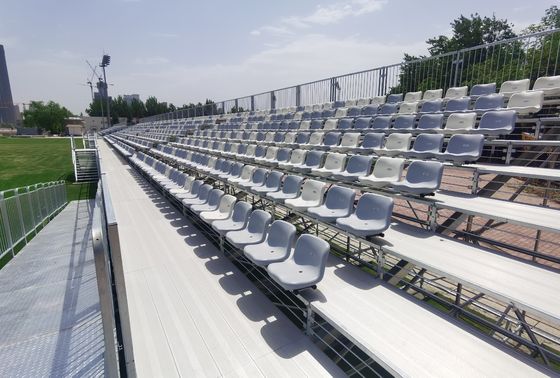 Giá tốt Cỏ nhân tạo màu xanh lá cây được đóng gói trên pallet 8000-22000 mật độ cho bãi cỏ bảo trì thấp trực tuyến