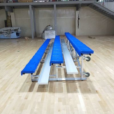 Giá tốt Máy tẩy trắng kim loại ngoài trời bằng nhôm 3 hàng có ghế ngồi cho sân tập trực tuyến