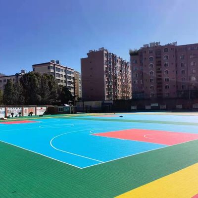 Giá tốt Tác động cao Bề mặt hình lục giác dày 15mm Gạch PP Sàn thể thao Sàn thể thao lồng vào nhau trực tuyến