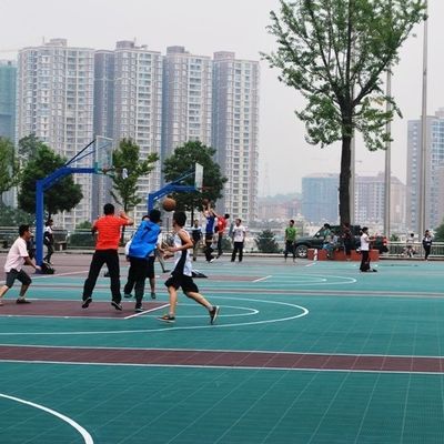 Giá tốt Sàn thể thao bằng gạch PP thân thiện với môi trường với vật liệu Polypropylen chịu được thời tiết trực tuyến