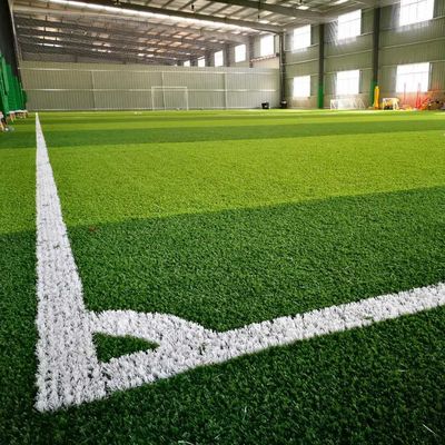Giá tốt 25m X 4m Kích thước Xanh / Tùy chỉnh Cỏ nhân tạo tổng hợp Hiệu suất tối ưu trực tuyến