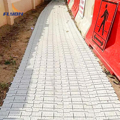 Giá tốt Lớp sàn chống va chạm cao có thể di chuyển với dung lượng tải 5 tấn / m2 và thiết kế ghép nối để bảo vệ cỏ trực tuyến